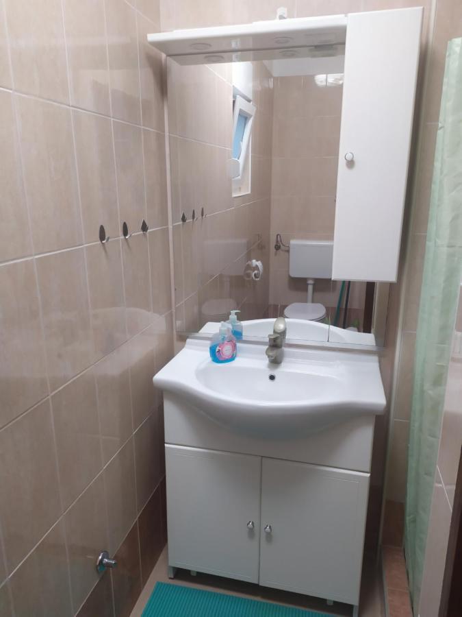 Apartmani Vjeko Vir Exteriör bild