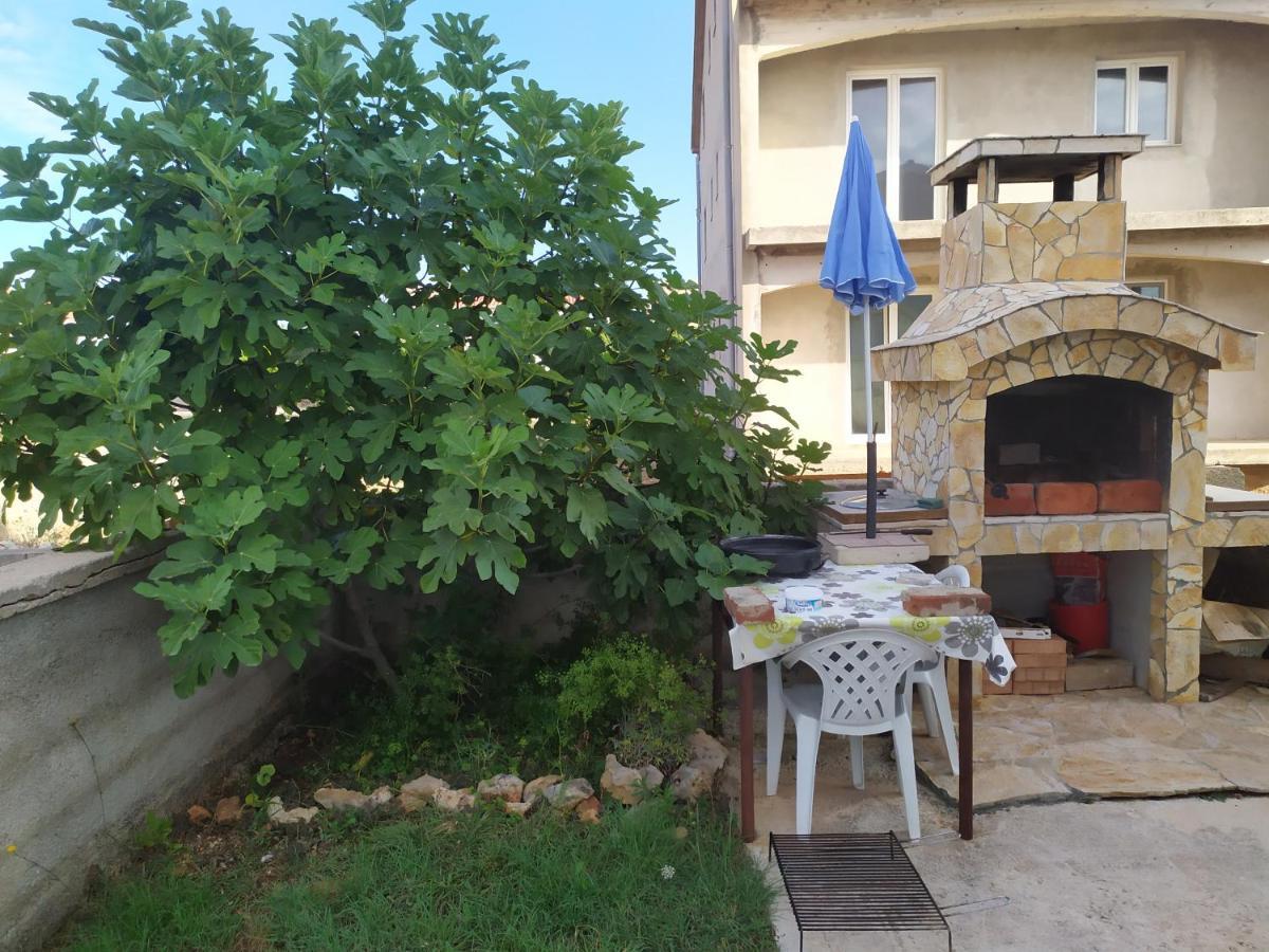 Apartmani Vjeko Vir Exteriör bild