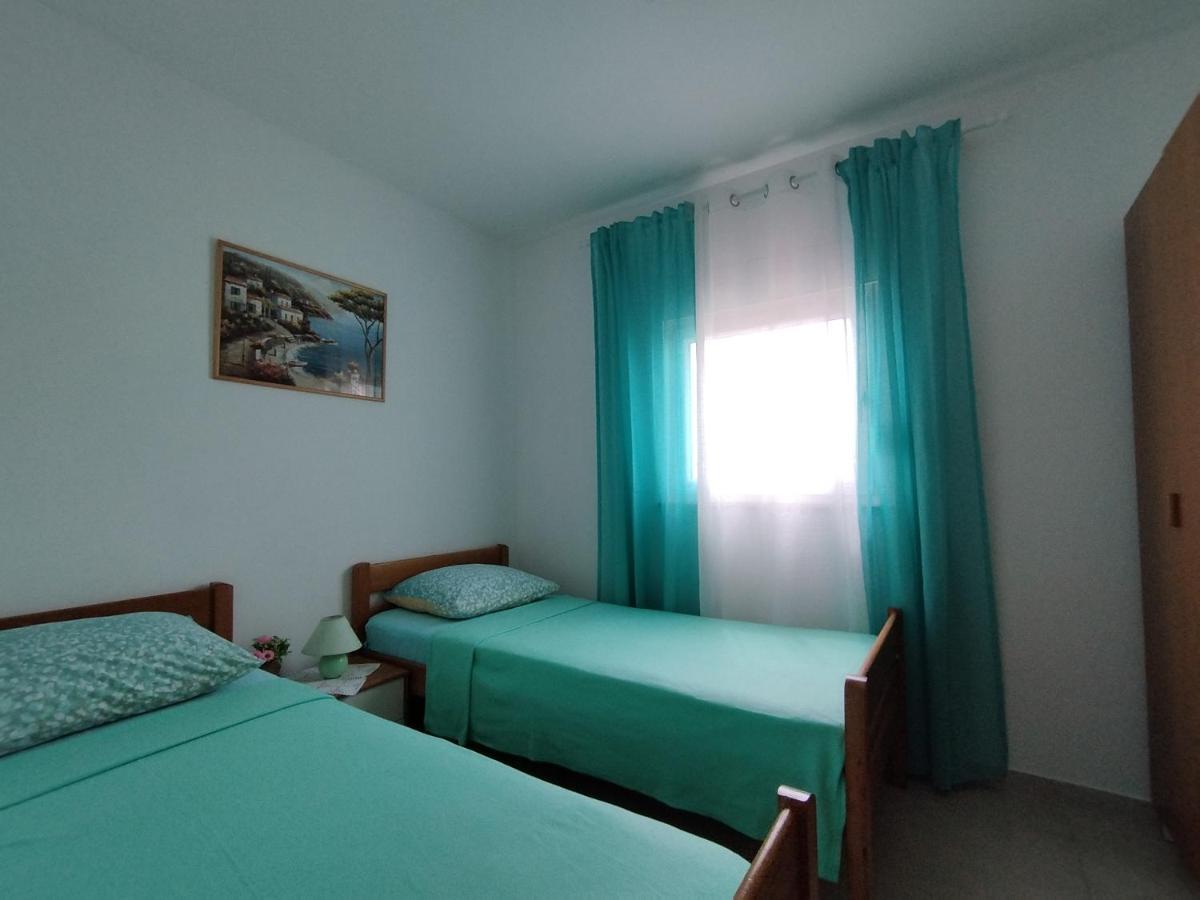Apartmani Vjeko Vir Exteriör bild