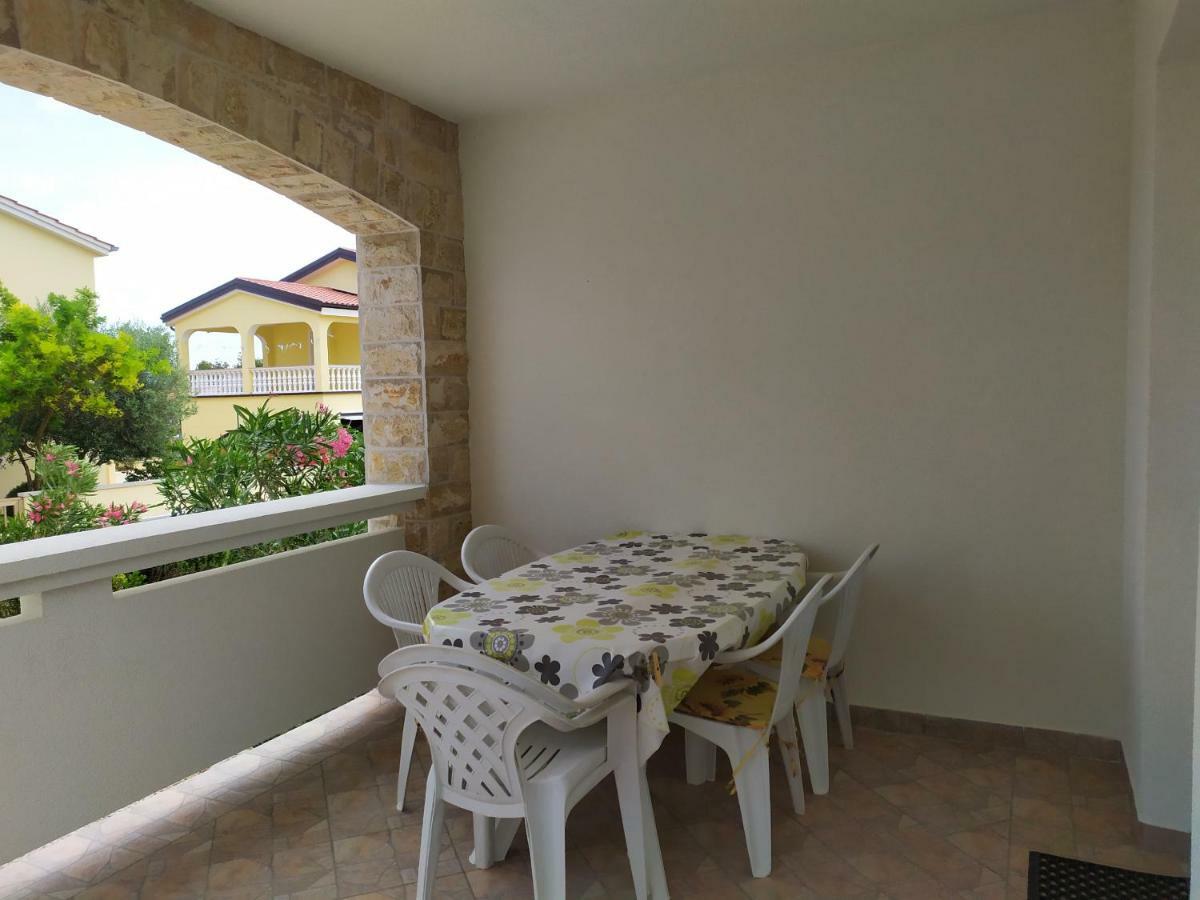 Apartmani Vjeko Vir Exteriör bild